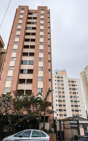 Apartamento para alugar com 65m², 2 quartos e 1 vagaFachada