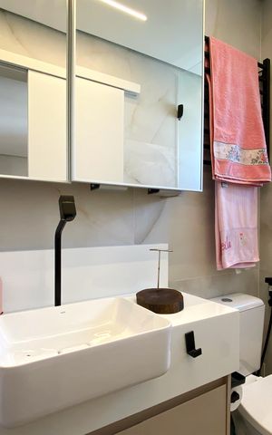 Apartamento à venda com 163m², 3 quartos e 3 vagas Apartamento à venda com 163m², 3 quartos e 3 vagasBanheiro das Semi suites