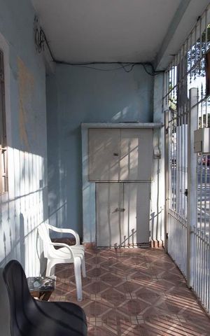 Casa à venda com 122m², 6 quartos e sem vaga Casa à venda com 122m², 6 quartos e sem vagaEntrada
