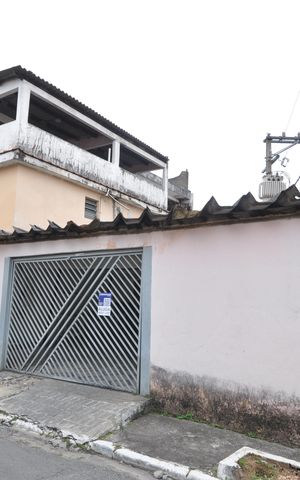 Casa à venda com 120m², 2 quartos e 3 vagasFachada