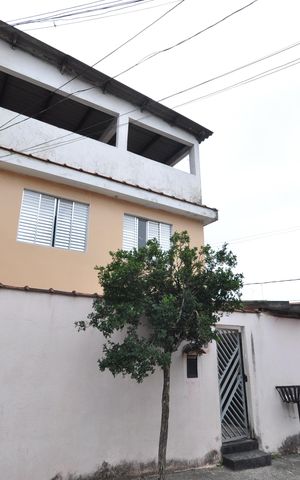 Casa à venda com 120m², 2 quartos e 3 vagasFachada
