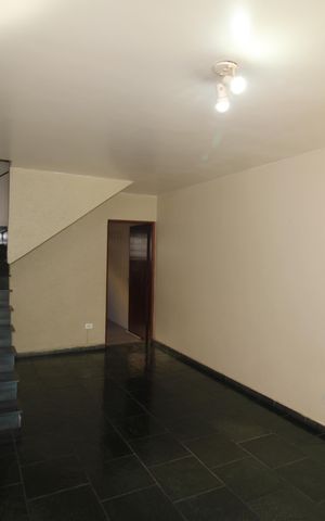 Casa para alugar com 124m², 2 quartos e 4 vagasSala