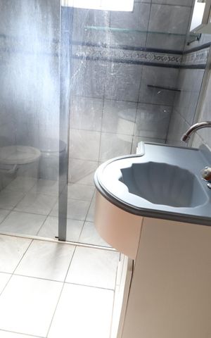 Casa para alugar com 180m², 3 quartos e 2 vagasBanheiro Social