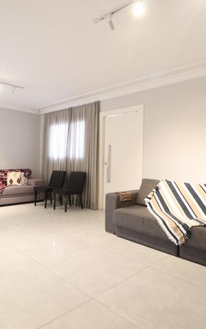 Casa para alugar com 180m², 3 quartos e 2 vagasSala