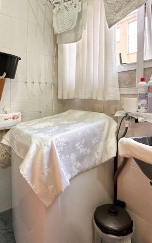 Apartamento à venda com 94m², 3 quartos e 2 vagas Apartamento à venda com 94m², 3 quartos e 2 vagasÁrea de Serviço