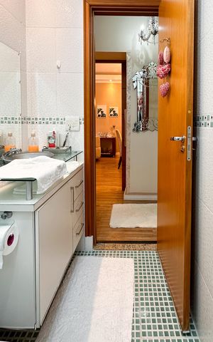 Apartamento à venda com 94m², 3 quartos e 2 vagas Apartamento à venda com 94m², 3 quartos e 2 vagasBanheiro Social