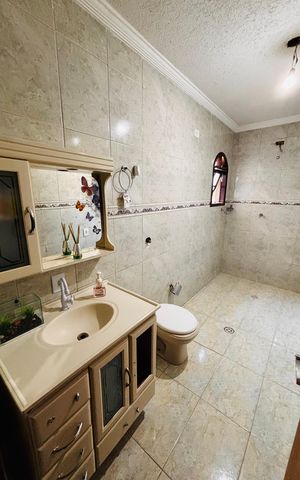Casa para alugar com 315m², 6 quartos e 2 vagas Casa para alugar com 315m², 6 quartos e 2 vagasBanheiro
