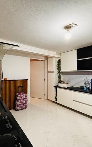 Casa para alugar com 315m², 6 quartos e 2 vagas Casa para alugar com 315m², 6 quartos e 2 vagasCozinha