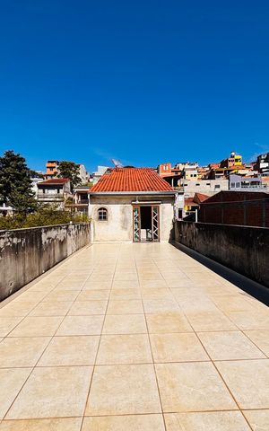Casa para alugar com 315m², 6 quartos e 2 vagas Casa para alugar com 315m², 6 quartos e 2 vagasVaranda