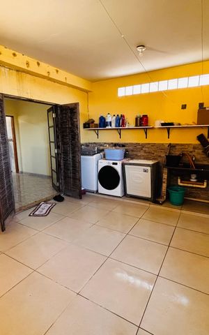 Casa para alugar com 315m², 6 quartos e 2 vagas Casa para alugar com 315m², 6 quartos e 2 vagasLavanderia