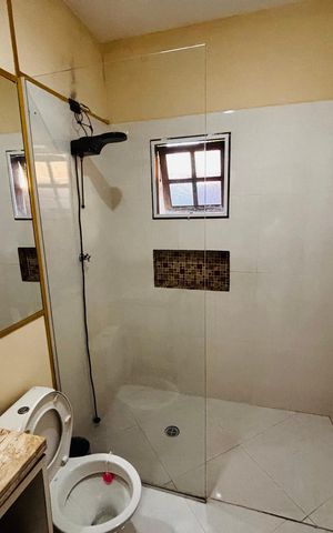 Casa para alugar com 315m², 6 quartos e 2 vagas Casa para alugar com 315m², 6 quartos e 2 vagasBanheiro
