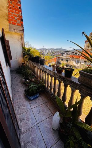 Casa para alugar com 315m², 6 quartos e 2 vagas Casa para alugar com 315m², 6 quartos e 2 vagasVaranda