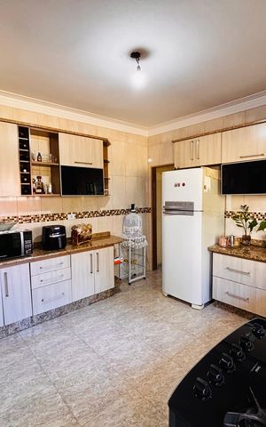 Casa para alugar com 315m², 6 quartos e 2 vagas Casa para alugar com 315m², 6 quartos e 2 vagasCozinha