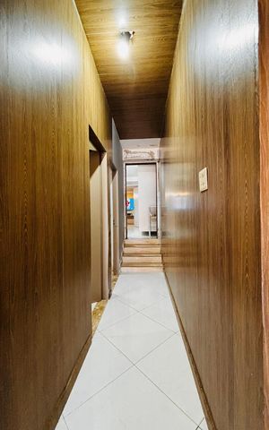 Casa para alugar com 315m², 6 quartos e 2 vagas Casa para alugar com 315m², 6 quartos e 2 vagasCorredor