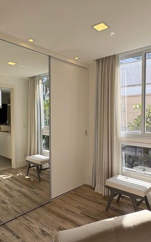 Casa de condomínio para alugar com 246m², 5 quartos e 2 vagas Casa de condomínio para alugar com 246m², 5 quartos e 2 vagasCloset da suíte 1