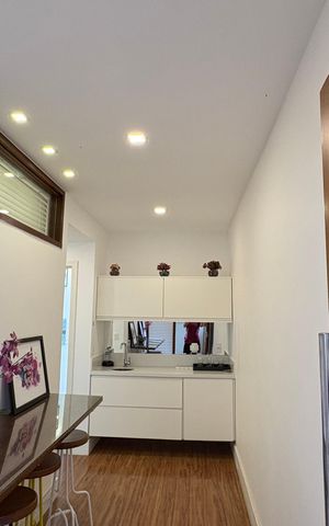 Casa de condomínio para alugar com 246m², 5 quartos e 2 vagas Casa de condomínio para alugar com 246m², 5 quartos e 2 vagasCozinha 2º Andar