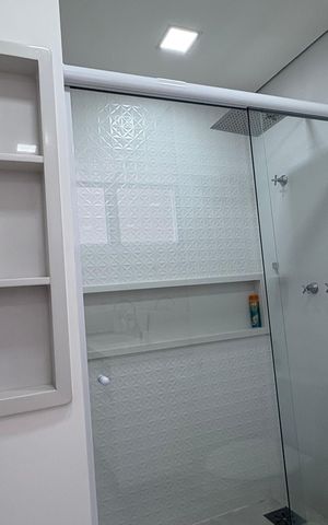 Casa de condomínio para alugar com 246m², 5 quartos e 2 vagas Casa de condomínio para alugar com 246m², 5 quartos e 2 vagasBanheiro da Suíte 3