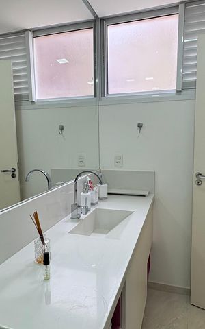 Casa de condomínio para alugar com 246m², 5 quartos e 2 vagas Casa de condomínio para alugar com 246m², 5 quartos e 2 vagasBanheiro da Suíte 3