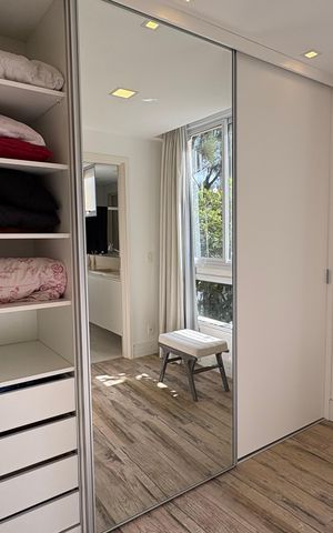 Casa de condomínio para alugar com 246m², 5 quartos e 2 vagas Casa de condomínio para alugar com 246m², 5 quartos e 2 vagasCloset da suíte 1