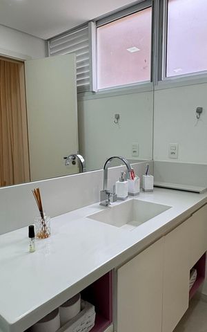 Casa de condomínio para alugar com 246m², 5 quartos e 2 vagas Casa de condomínio para alugar com 246m², 5 quartos e 2 vagasBanheiro da Suíte 3