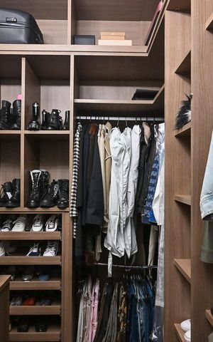 Apartamento para alugar com 449m², 3 quartos e 5 vagasArmário da Suíte  3