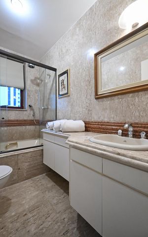 Apartamento para alugar com 449m², 3 quartos e 5 vagasBanheiro Suíte 1