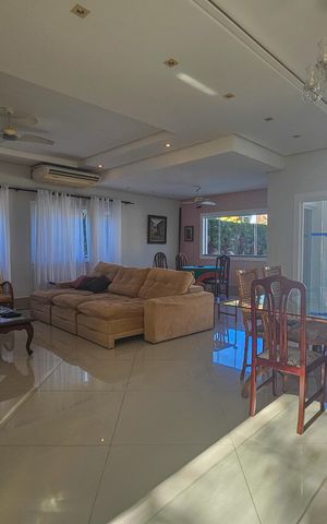 Casa de condomínio para alugar com 380m², 5 quartos e 6 vagas