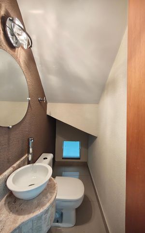 Casa à venda com 177m², 4 quartos e 4 vagas Casa à venda com 177m², 4 quartos e 4 vagasLavabo Sala