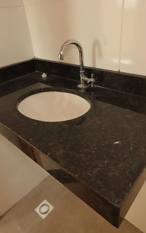 Apartamento à venda com 82m², 2 quartos e 1 vagaBanheiro - Pia