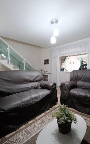 Casa à venda com 120m², 3 quartos e 2 vagasSala