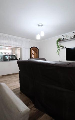 Casa à venda com 120m², 3 quartos e 2 vagasSala