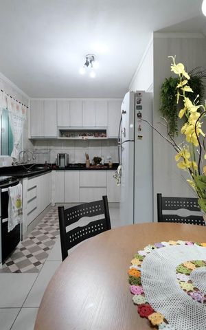 Casa à venda com 120m², 3 quartos e 2 vagasCozinha e Área de Serviço