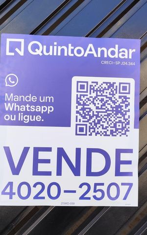 Casa à venda com 120m², 3 quartos e 2 vagas Casa à venda com 120m², 3 quartos e 2 vagasFachada