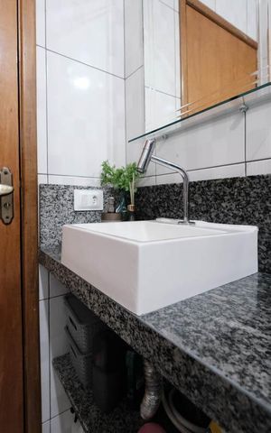 Casa à venda com 120m², 3 quartos e 2 vagasBanheiro 1