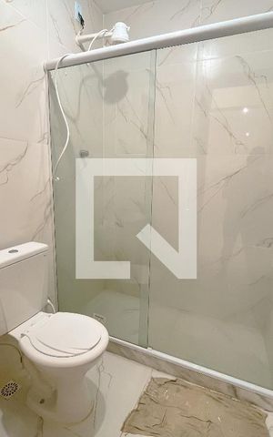 Casa à venda com 160m², 4 quartos e 2 vagas Casa à venda com 160m², 4 quartos e 2 vagasBanheiro