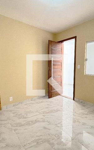 Casa à venda com 160m², 4 quartos e 2 vagas Casa à venda com 160m², 4 quartos e 2 vagasSala