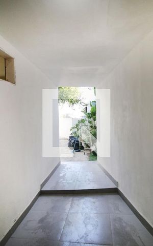 Casa à venda com 160m², 4 quartos e 2 vagas Casa à venda com 160m², 4 quartos e 2 vagasCorredor
