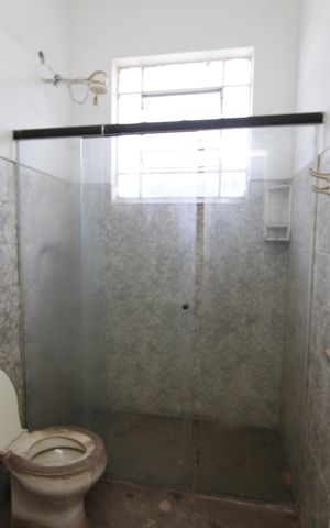 Casa à venda com 370m², 6 quartos e 4 vagasBanheiro