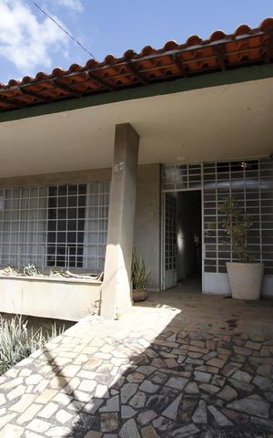 Casa à venda com 370m², 6 quartos e 4 vagasVaranda da Sala