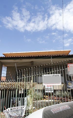 Casa à venda com 370m², 6 quartos e 4 vagasFachada