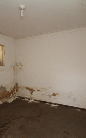 Casa à venda com 370m², 6 quartos e 4 vagasquarto 6