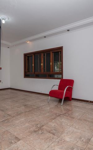 Casa para alugar com 300m², 4 quartos e 3 vagas Casa para alugar com 300m², 4 quartos e 3 vagasSala