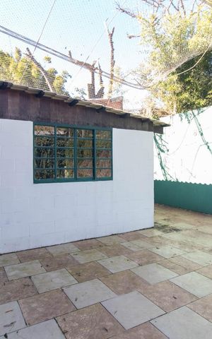 Casa à venda com 338m², 4 quartos e 4 vagas Casa à venda com 338m², 4 quartos e 4 vagasQuintal