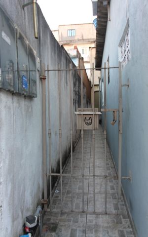 Casa à venda com 198m², 5 quartos e 2 vagasFachada