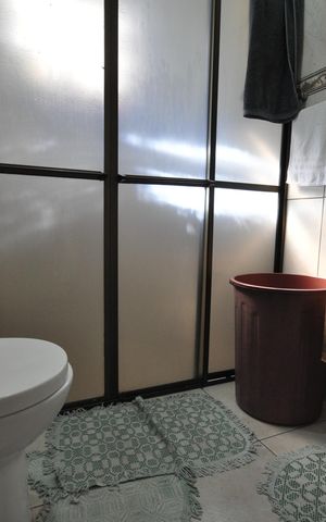 Casa à venda com 90m², 3 quartos e 2 vagasBanheiro Social