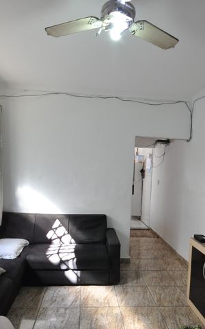 Casa à venda com 90m², 3 quartos e 2 vagasSala