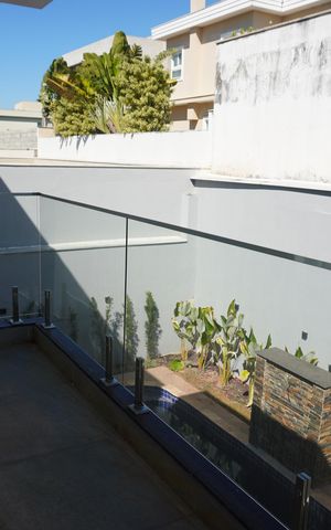 Casa de condomínio à venda com 300m², 3 quartos e 4 vagasSacada