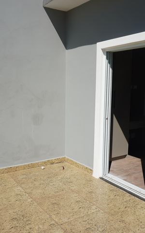 Casa de condomínio à venda com 300m², 3 quartos e 4 vagasSacada