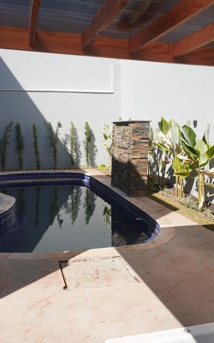 Casa de condomínio à venda com 300m², 3 quartos e 4 vagasPiscina
