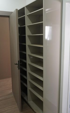 Casa de condomínio à venda com 300m², 3 quartos e 4 vagasCloset da suíte 1